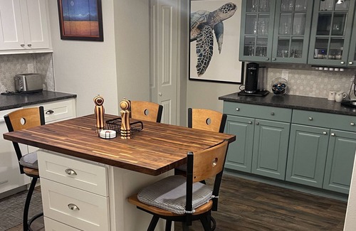 Applewood West Haus | Cozy Convenient Golden Guesthouse 2 Bedroom 8 min to Downtown Golden