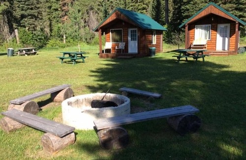 West Glacier Kabine | Clear Sky Resorts Deluxe Cabin