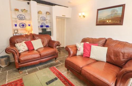 Baslow Haus | Clematis Cottage