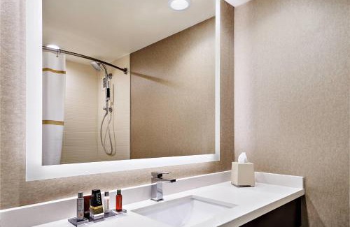 Warrensville Heights Hotel | Cleveland Marriott East