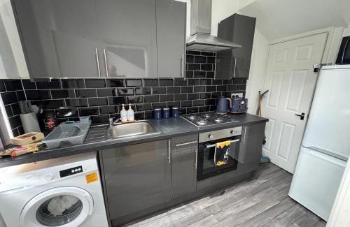 Harehills Haus | Cliffton House, Sleeps 5, Parking,Netflix, WiFi, Only 6 min to City