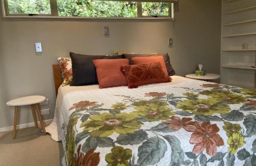 Te Atatu South Wohnung | Close motorway, free breakfast, Fabulous views, selfcontained