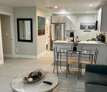 West Palm Beach Wohnung | Close to everything! Perfect basecamp for WPB