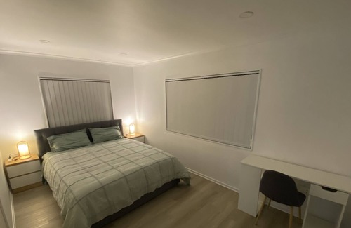 Papatoetoe Sonstige | Close to the Auckland Airport. Modern big Bedroom With Attached Bathroom
