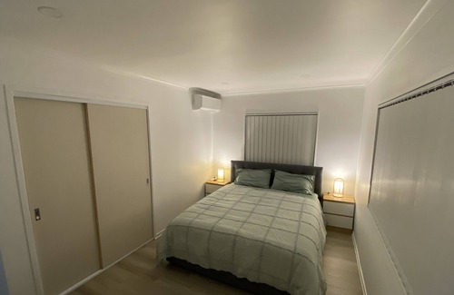 Papatoetoe Sonstige | Close to the Auckland Airport. Modern big Bedroom With Attached Bathroom