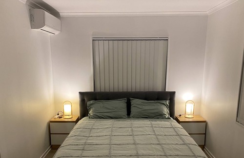 Papatoetoe Sonstige | Close to the Auckland Airport. Modern big Bedroom With Attached Bathroom