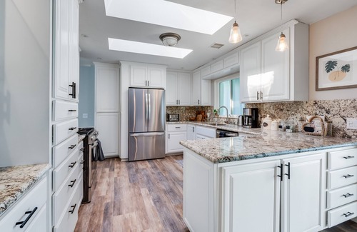 Twentynine Palms Haus | Cloud29 with huge POOL w/ SPA + FirePit + BBQ. Outdoor Dining + Pet Friendly!