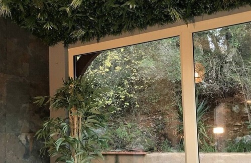 Sainte-Anastasie-sur-Issole Bed & Breakfast | CAMPAIGN - BED AND BREAKFAST PRIVATE SUITE - PRIVATE SPA VERANDA & POOL