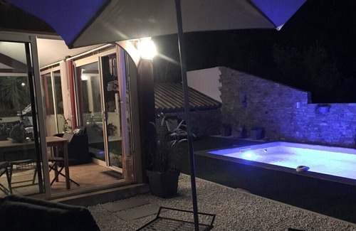 Sainte-Anastasie-sur-Issole Bed & Breakfast | CAMPAIGN - BED AND BREAKFAST PRIVATE SUITE - PRIVATE SPA VERANDA & POOL