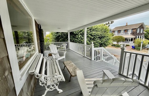 Sussex County Hütte | Coastal Cottage Just Steps from Beach with Private Elevator & Spacious Porches!