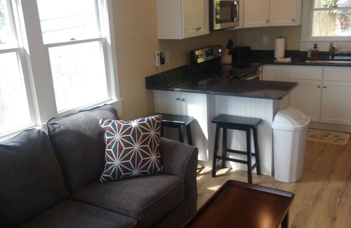 Snug Harbor Hütte | Coastal Cottage located in Pointview Marina on Great Salt Pond, Rhode Island