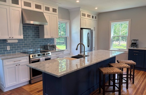 South Kingstown Haus | Coastal Farmhouse-Newly Renovated. Minutes drive to Narragansett and the Beaches