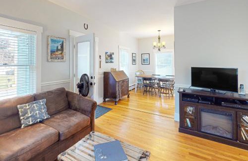 Hall Quarry Haus | Coastal Joy