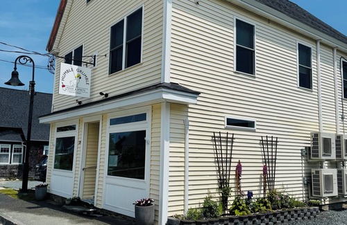 Winter Harbor Wohnung | Coastal View 1 Bedroom Apartment with Private Balcony in Winter Harbor, Maine