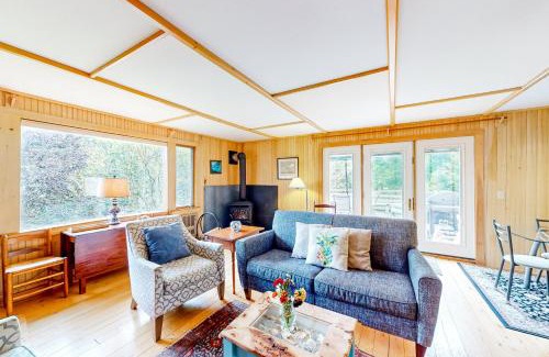 Southwest Harbor Haus | Cobb Nob Compound