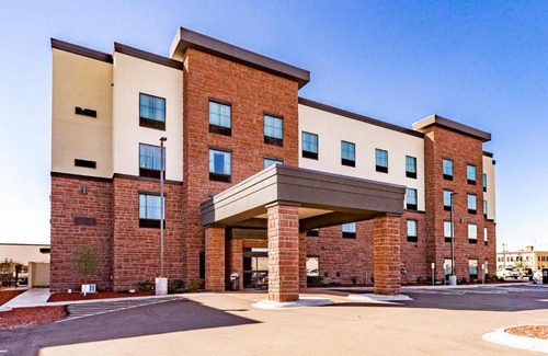Superior Hotel | Cobblestone Hotel & Suites - Superior Duluth