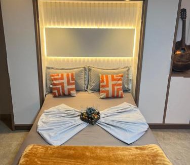 Foguete Hotel | Cobertura a 5mts da Praia, Churrasqueira, Varandão, Ar condicionado