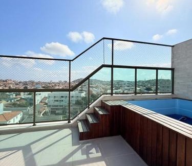 Centro Wohnung | Cobertura com Piscina Privativa em Resort Pé na Areia