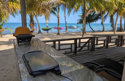 Hopkins Wohnung | Cobia Beach Guest House on the Beach in the middle of Hopkins Village Belize