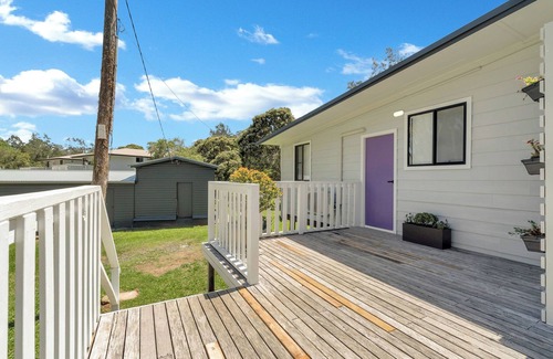 Repton Wohnung | Cockatoo - Sleeps 5, Luxe Riverside Retreat
