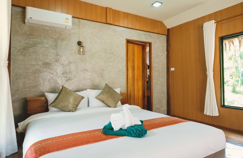 Nuea Khlong Resort | COCO Canopy Boutique Resort