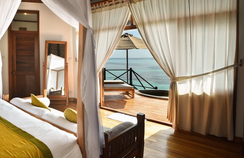 Dhunikolhu Resort | Coco Palm Dhuni Kolhu