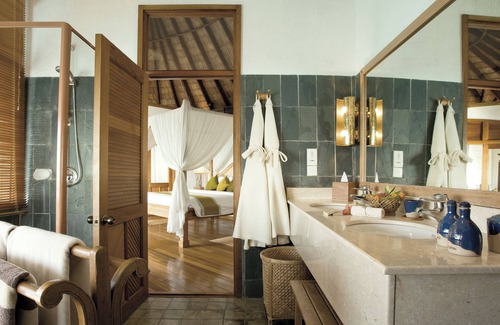 Dhunikolhu Resort | Coco Palm Dhuni Kolhu