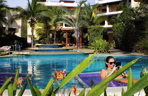 Coco Sunset Hills Eigentumswohnung | Tropisches Paradies mit majestätischen Pazifik-Sonnenuntergängen!