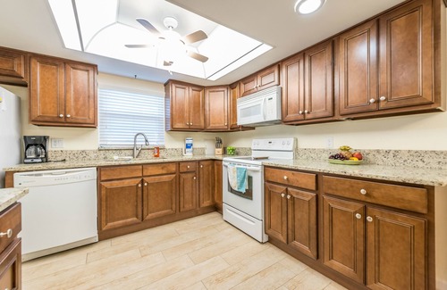 Avon By The Sea Eigentumswohnung | Cocoa Beach Club by Happy Palm Stays