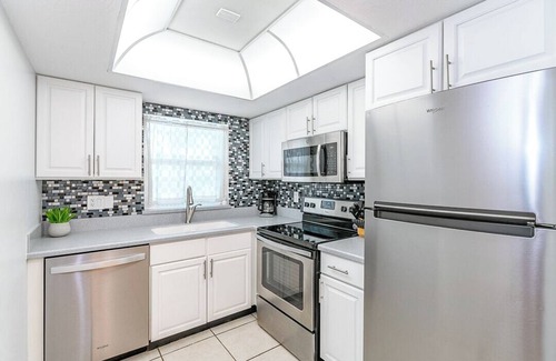 Avon By The Sea Eigentumswohnung | Cocoa Beach Club by Happy Palm Stays