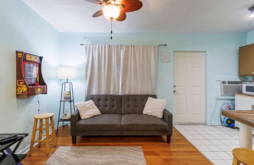 Cocoa Beach Eigentumswohnung | Cocoa Beach Condo - Steps to the Beach