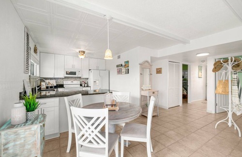 Cocoa Beach Eigentumswohnung | Cocoa Beach Direct Oceanfront Condo - just a few steps to the beach!