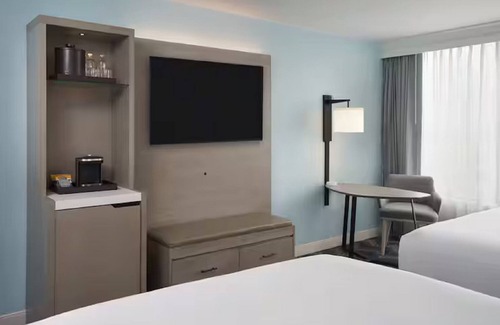 Cocoa Beach Hotel | Cocoa Beach Haven! Short Drive to BCC Planetarium & Observatory, Pool!