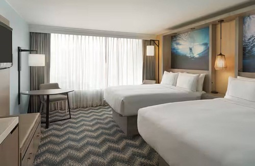 Cocoa Beach Hotel | Cocoa Beach Haven! Short Drive to BCC Planetarium & Observatory, Pool!