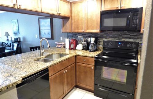 Avon By The Sea Wohnung | Cocoa Beach - Oceanfront - Steps to the Pier and Ocean