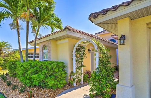 Cocoa Isles Country Club Hütte | NEW! Cocoa Beach Studio ~ 2 Mi to the Sandy Shore!