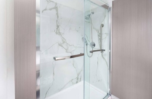 Cocoa Beach Hotel | Cocoa Beach’s Coastal Chic! Minutes to Cocoa Beach Pier, Onsite Pool!