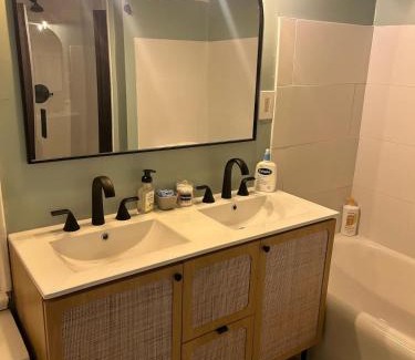 University Heights Haus | Cocoa Breeze Nook Suite