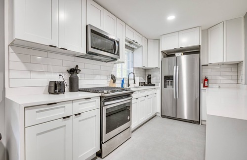 College Manor Haus | Cocoa Home w/ Large Yard: 3 Mi to Indian River!