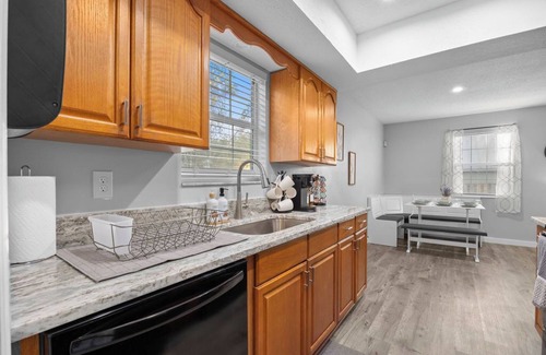 Cocoa Haus | Cocoa pool+jacuzzi house! Firepit! Near Cape Canaveral+USSA fields!Dogs welcome