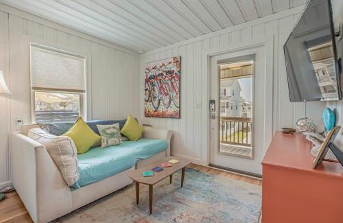 Cherry Grove Beach Haus | Coconut Flats Duplex- Upstairs-