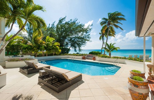 Seven Mile Beach Haus | Coconut Walk: Luxuriöse Seven Mile Beach Mansion mit abgelegenem Barefoot Beach und Pool