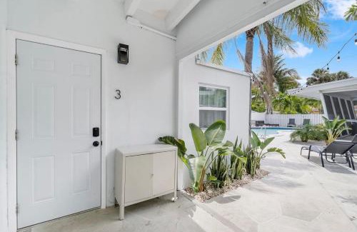 Dolphin Isles Wohnung | Coconut Walk To The BeachComfy Beds Firepit Pool