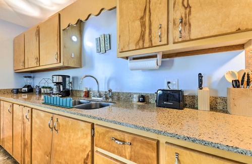 Theodore Wohnung | Coden Vacation Rental with Bay Access!