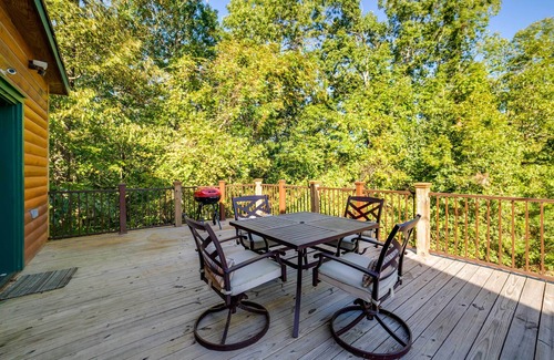 Coffeeville Kabine | NEU! Coffeeville Cabin w / Deck ~ 7 Mi. nach Grenada Lk