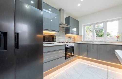 Grangetown Haus | Cohost Partners 6-Bed Home Perfect for Groups