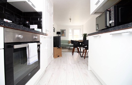 Cribbs Causeway Haus | Cohost Partners | Spacious 4BR Home | Free Parking