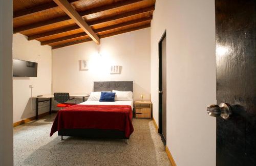 Suramericana Haus | CoLiving Laureles Habitaciones con Baño Privado