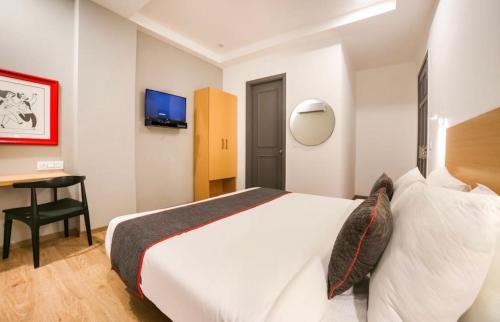 Pitampura Hotel | Collection O Kailash Enclave