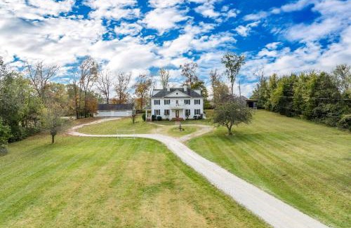 Spring Hill Haus | Colonial Manor